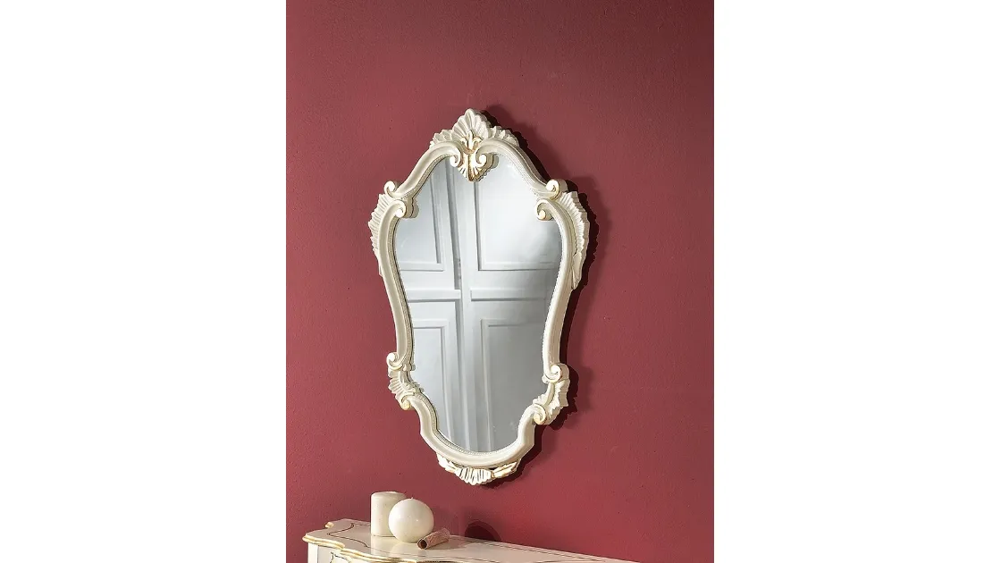 Specchiera con cornice in legno laccato e intagliato Classic 226 EM23 di Tarocco Vaccari