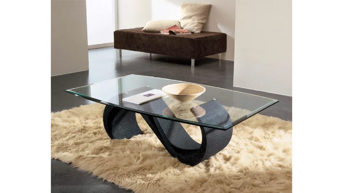 Tavolino in vetro con basamento realizzato in marmo sintetico Mara di La Primavera