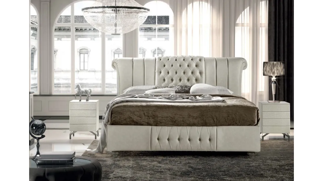 Letto in pelle con testiera Veneziana di Stilfar
