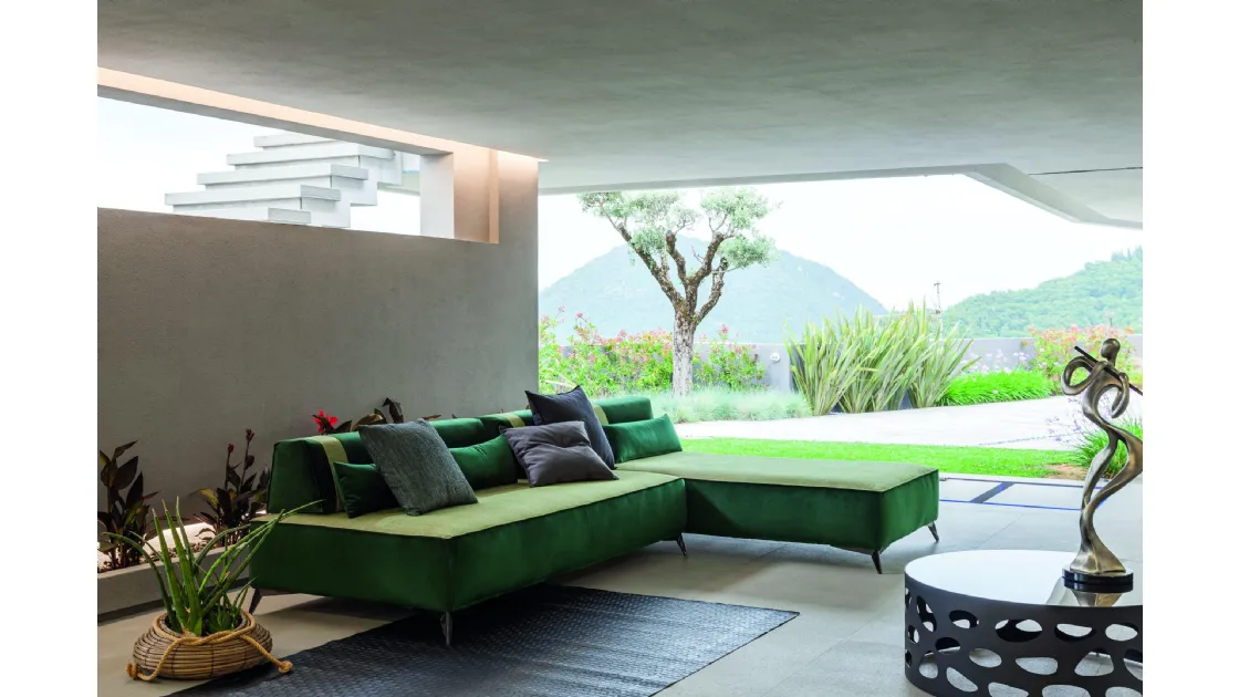 Divano con penisola Merk Air di Fabbri Salotti