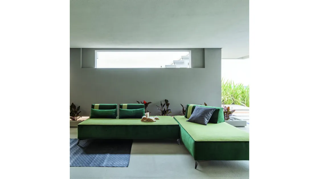 Divano con penisola Merk Air di Fabbri Salotti