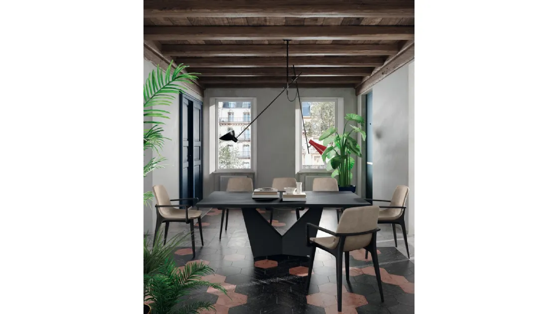 Sedia Boutique con braccioli in tessuto e massello di frassino di Scavolini