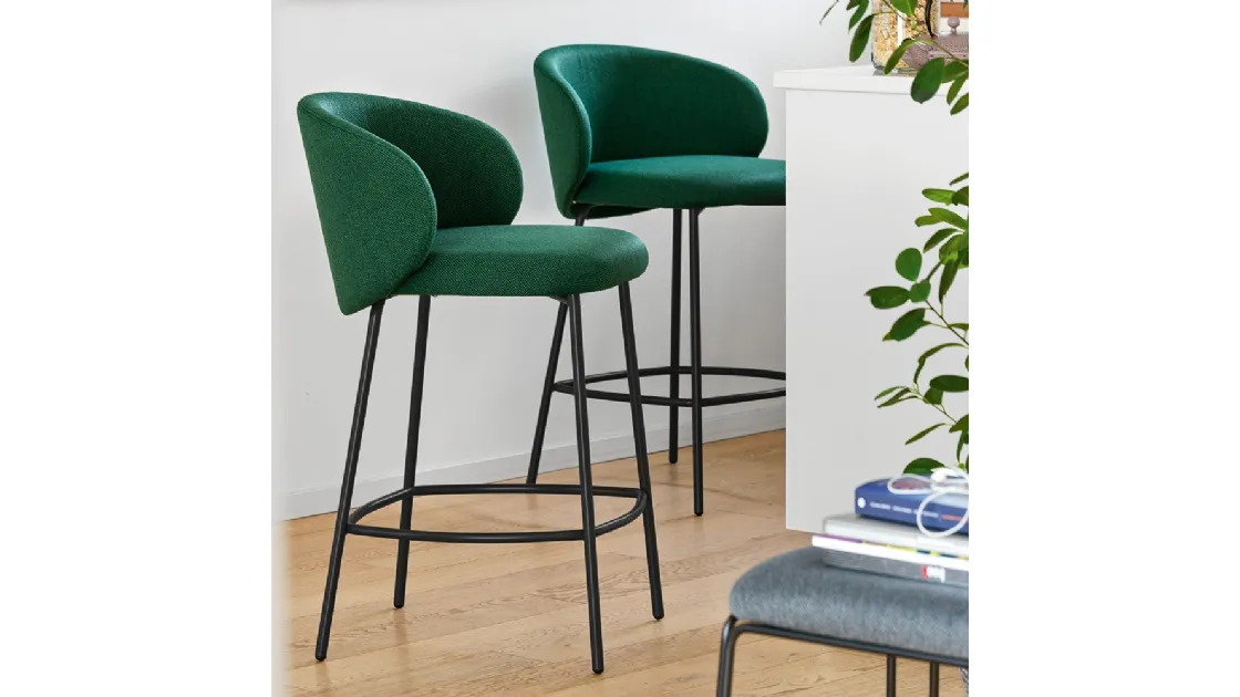 Sgabello in tessuto Tuka di Connubia