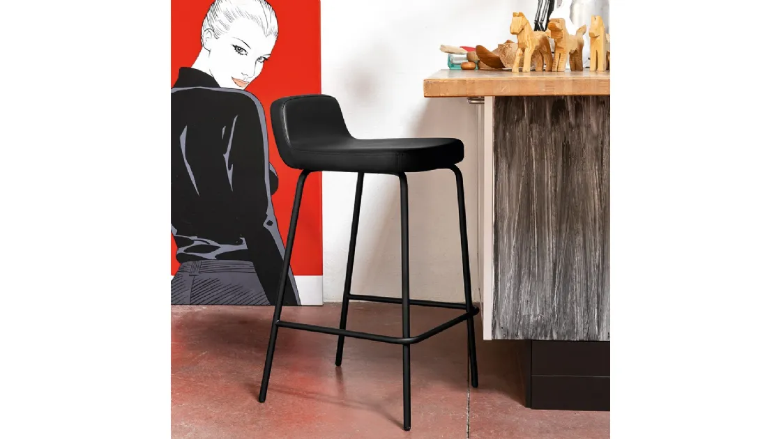 Sgabello Riley in ecopelle di Connubia