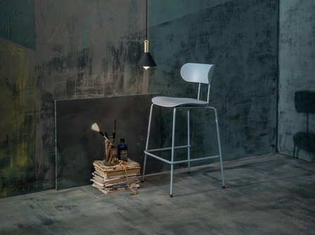 Sgabello Sam in polipropilene di Stones