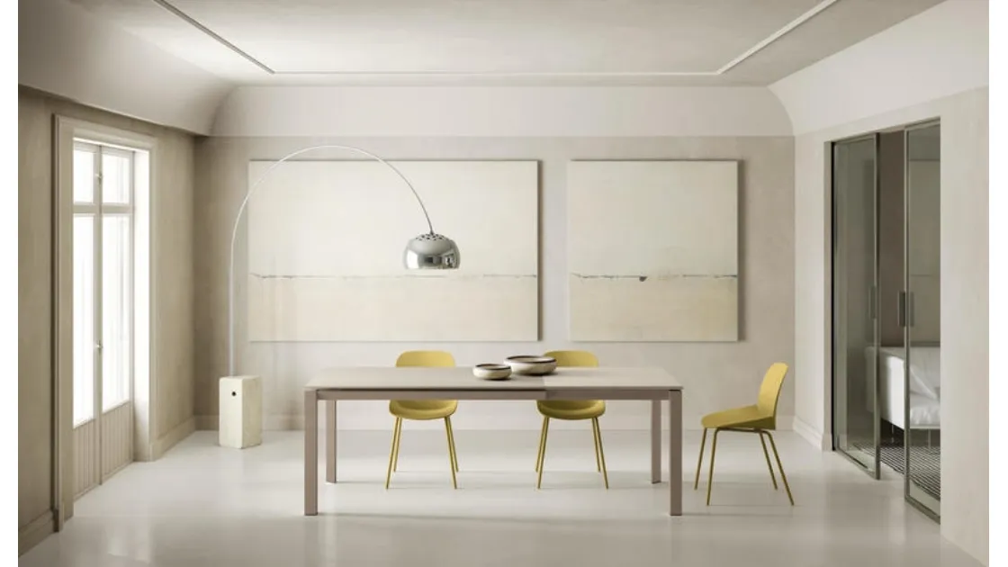 Tavolo Account con top in ceramica di Stones