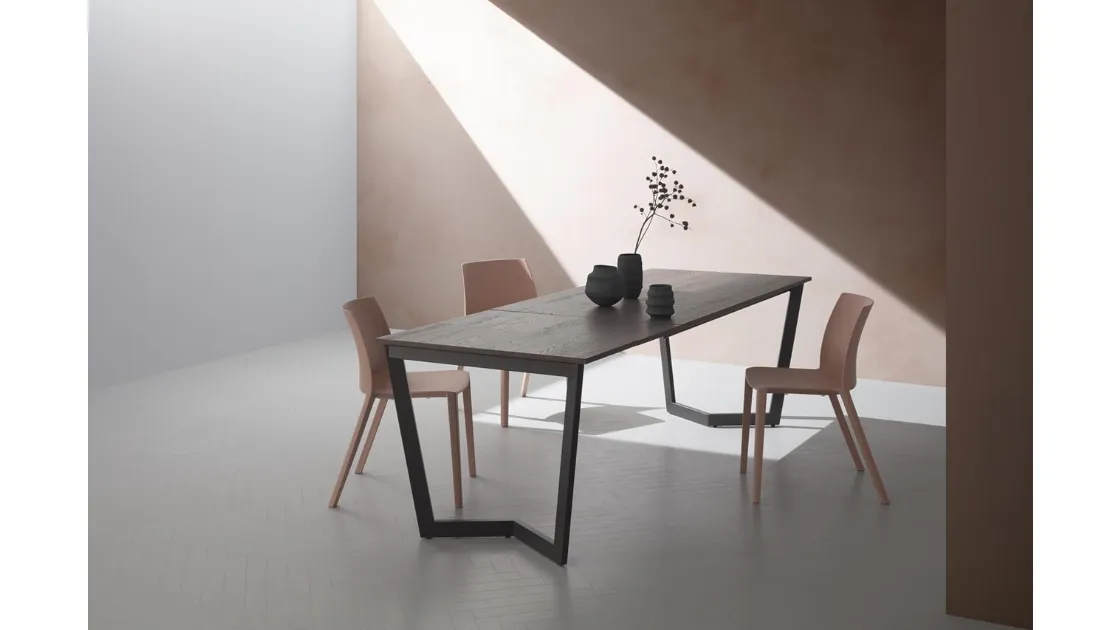 Tavolo Filippo di La Primavera