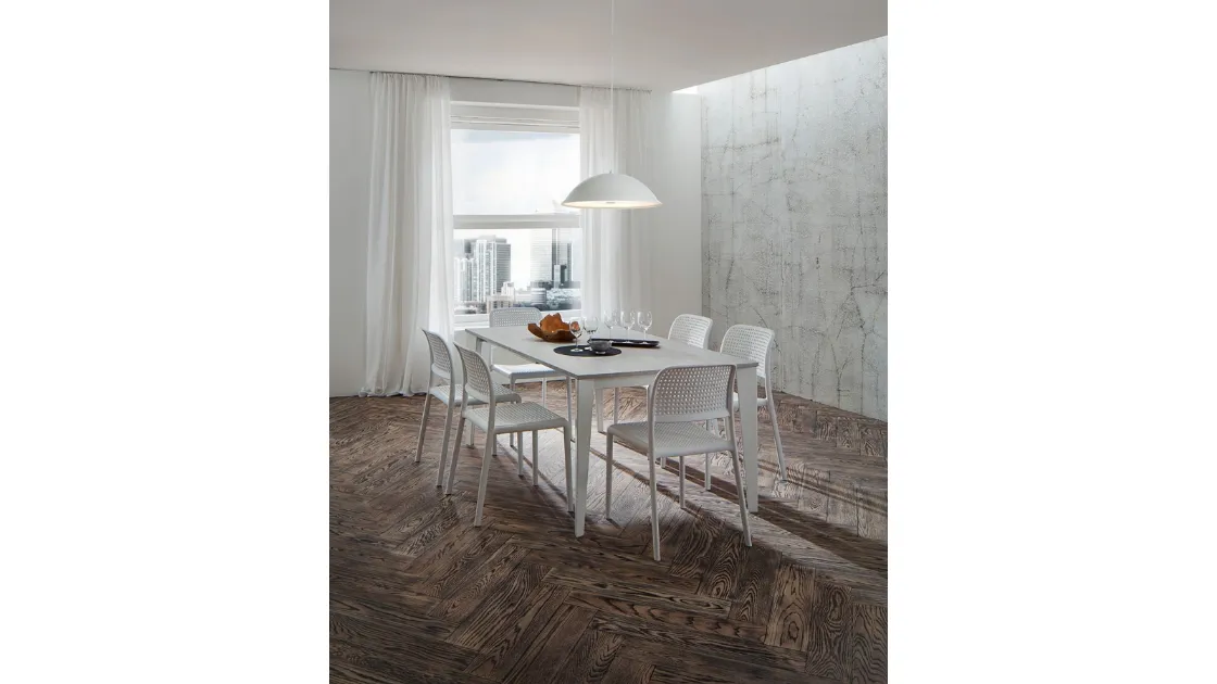 Tavolo Carlo Super Quadrato con top in laminato HPL e gambe in metallo di La Primavera