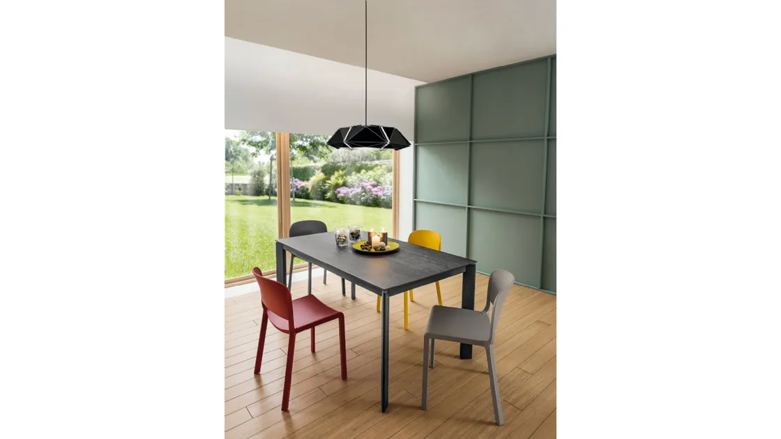 Tavolo Mario di La Primavera