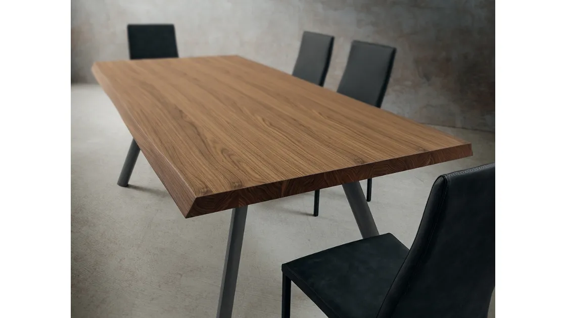 Tavolo Nicola in legno di La Primavera