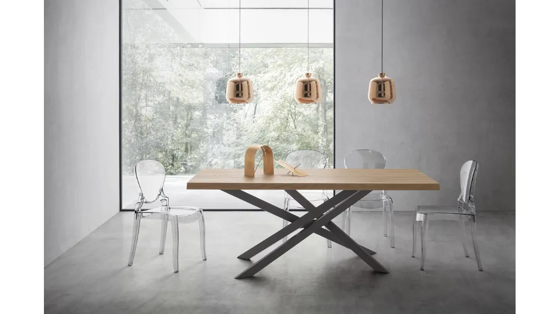 Tavolo Renzo con top in legno e struttura in metallo di La Primavera