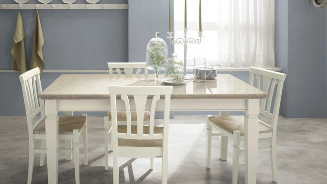 Tavolo da cucina Corinne con piano in marmo di Scavolini