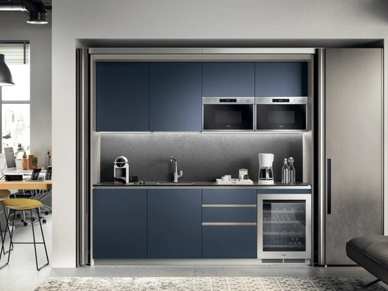 Cucina su misura salvaspazio Boxi 09 Blu Moon di Scavolini