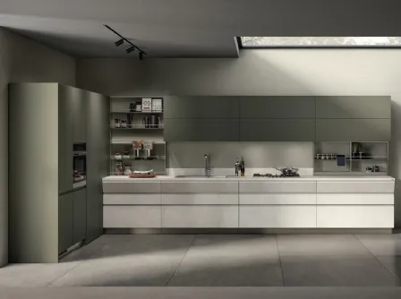 Cucina su misura Motus 05 in Pietra Solar e laccato opaco Verde Minerale di Scavolini